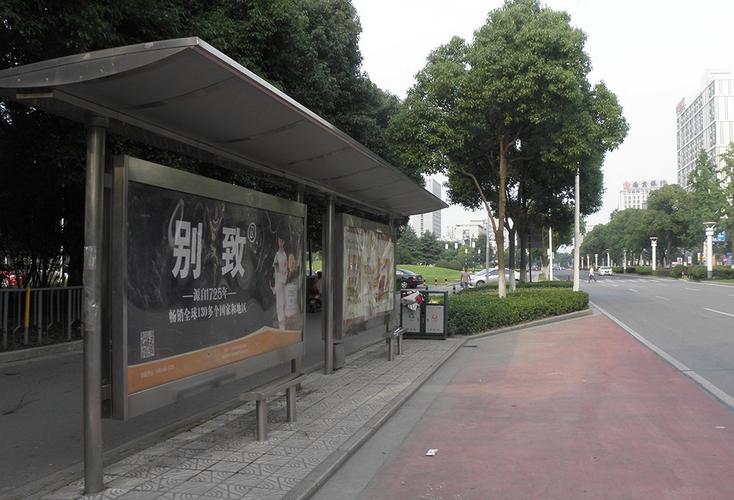 别致五大区域再上各类大型广告这个夏季热到不行